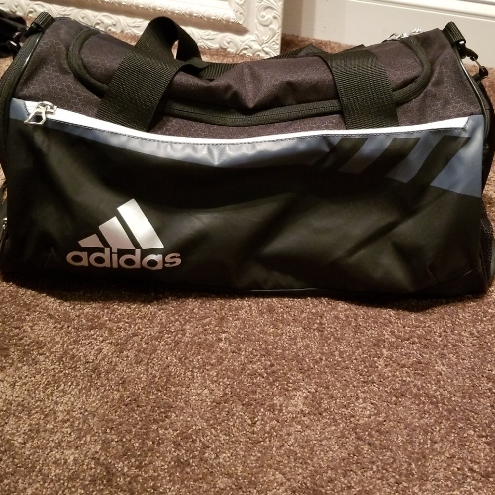 🔶️Adidas Duffel Bag🔶️